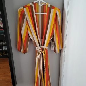 Absolutely beautiful and classy dress to wear om a